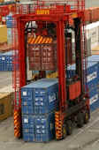 Straddle Carriers